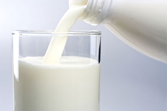 80% protein trong sữa là casein. Khi uống sữa cùng nước trái cây, một số lượng lớn casein sẽ tích lại và kết tủa trong cơ thể con người, gây khó khăn cho việc tiêu hóa và hấp thụ.
